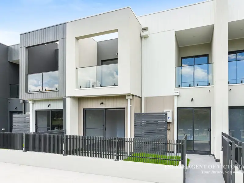 9 Limestone Drive, Berwick Leased by Estate Agent of Victoria - image 1