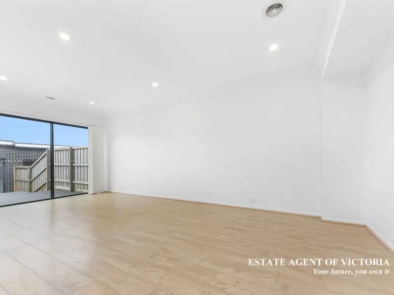 7 Bona Vista Rise, Clyde Leased by Estate Agent of Victoria - image 1