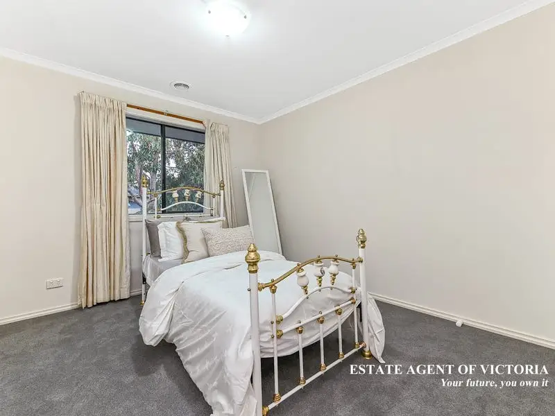 1 Okeefe Terrace, Sandhurst Sold by Estate Agent of Victoria - image 1