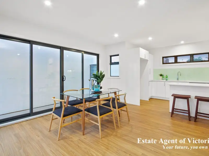 1B/5 Day Street, Dandenong Sold by Estate Agent of Victoria - image 1