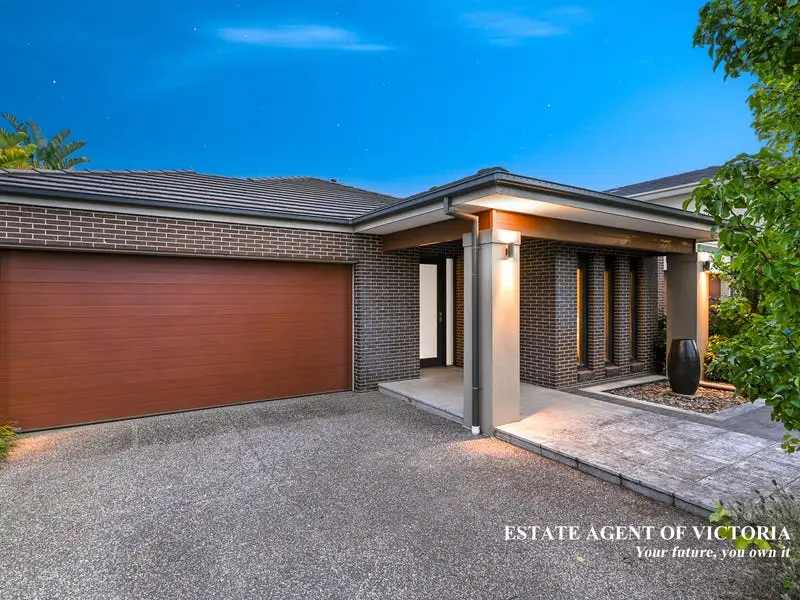 16 Holsteiner Terrace, Clyde North Sold by Estate Agent of Victoria - image 1