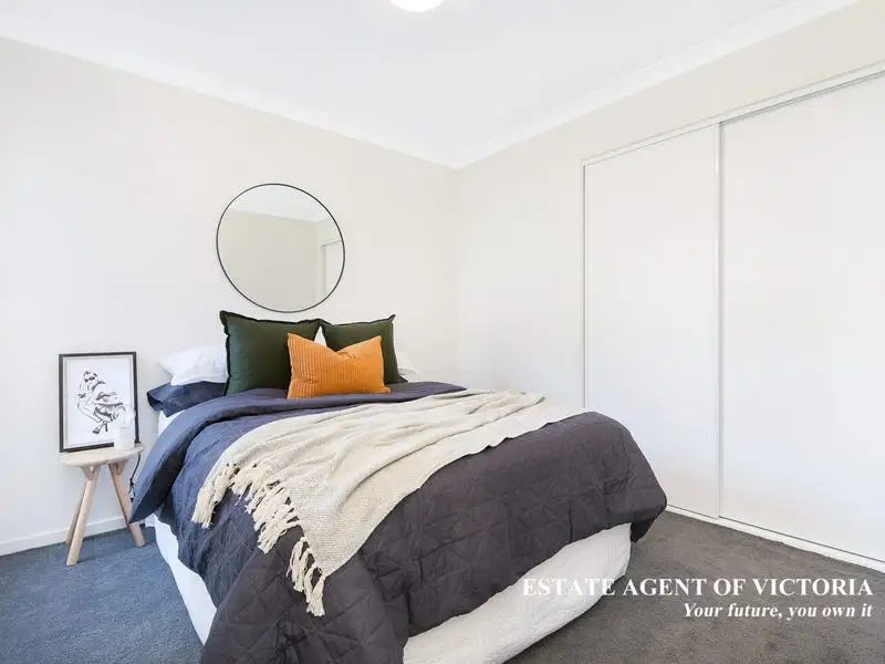 44 Bona Vista Rise, Clyde Sold by Estate Agent of Victoria - image 1