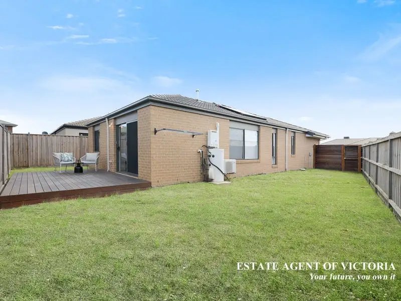 44 Bona Vista Rise, Clyde Sold by Estate Agent of Victoria - image 1