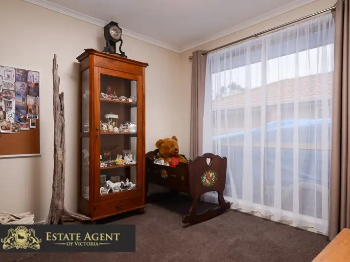 14 Joyce Street, Cranbourne West Sold by Estate Agent of Victoria - image 1