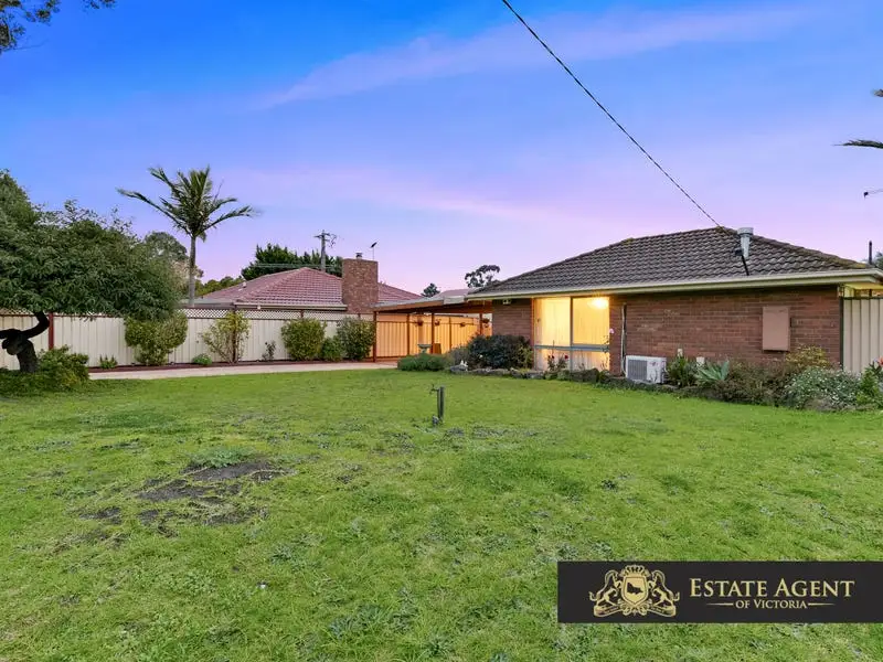 2 Haydon Court, Cranbourne West Sold by Estate Agent of Victoria - image 1