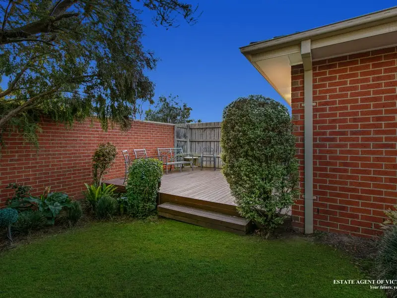 2/10 Milner Court, Cranbourne Sold by Estate Agent of Victoria - image 1