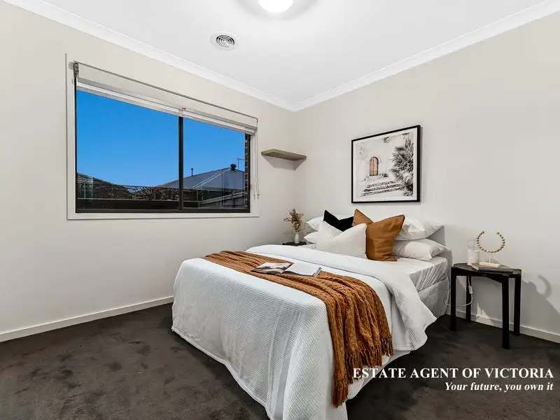 31 Bona Vista Rise, Clyde Sold by Estate Agent of Victoria - image 1