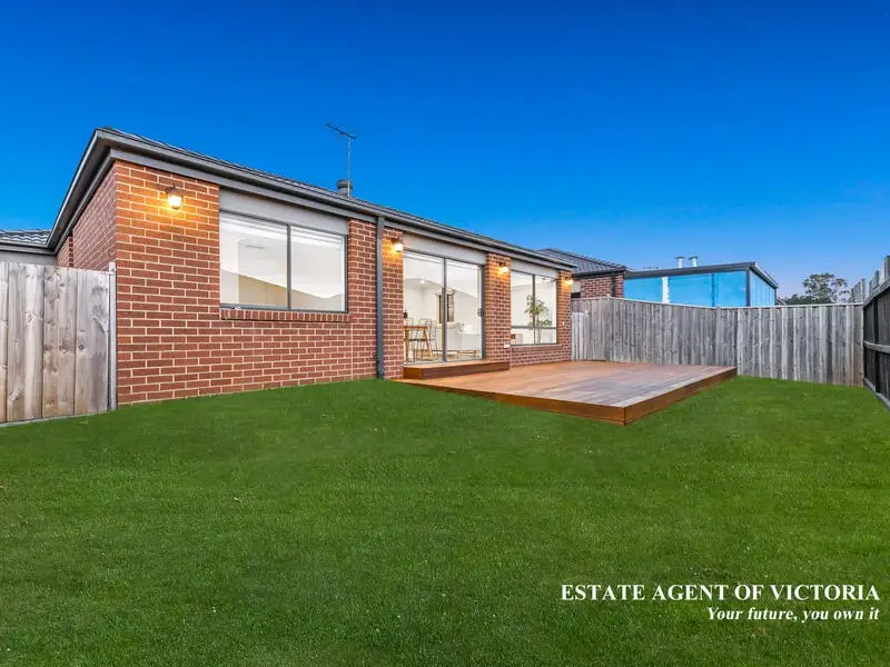 31 Bona Vista Rise, Clyde Sold by Estate Agent of Victoria - image 1