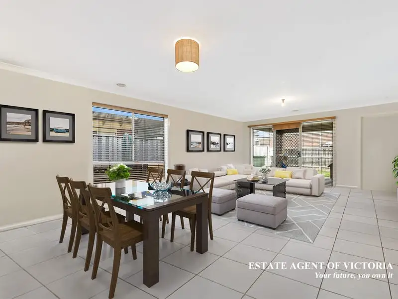 12 Arden Avenue, Pakenham Sold by Estate Agent of Victoria - image 1