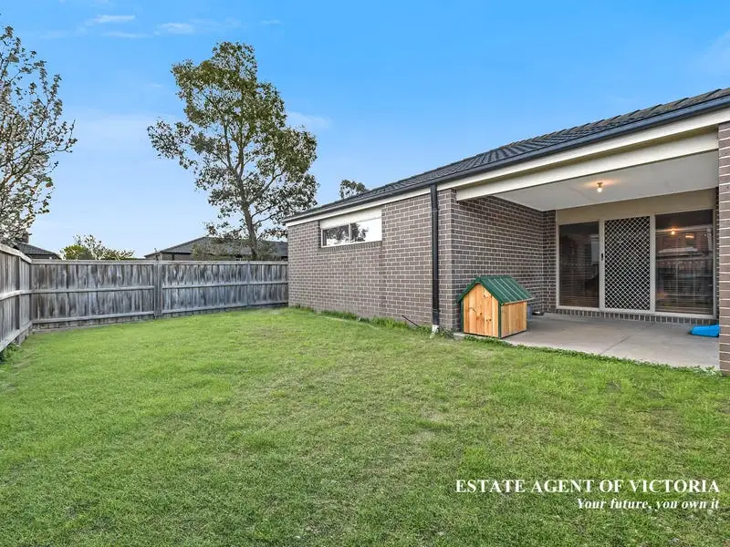 12 Arden Avenue, Pakenham Sold by Estate Agent of Victoria - image 1