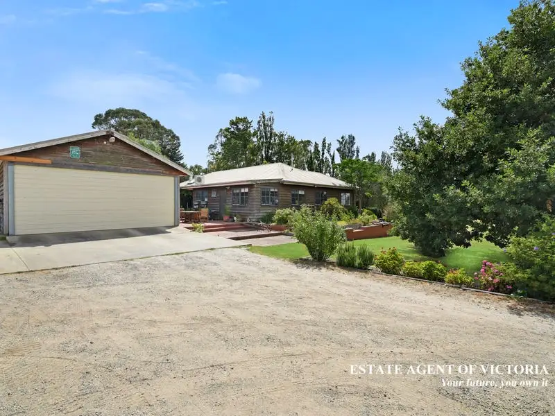 Cardinia Sold by Estate Agent of Victoria - image 1