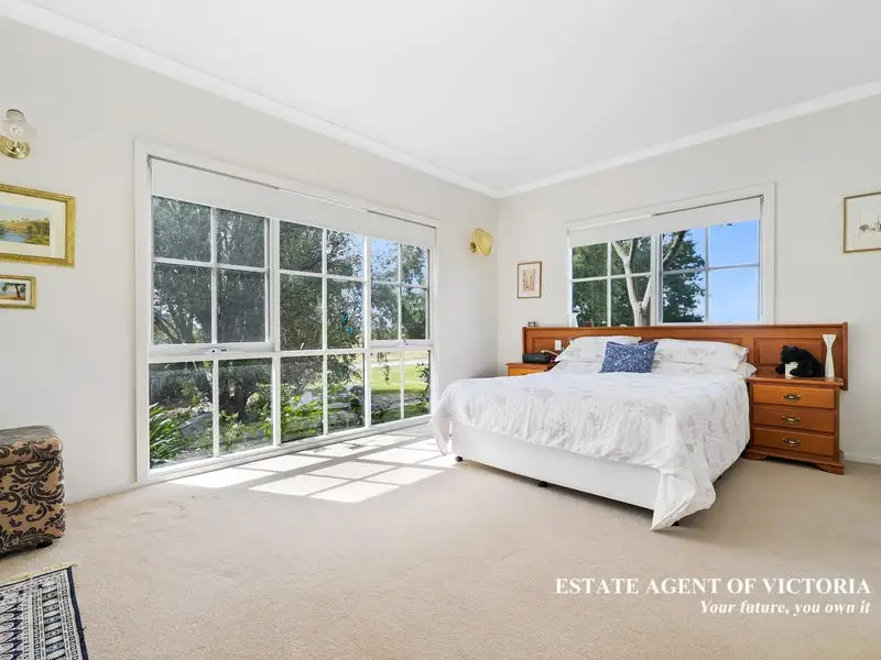 Cardinia Sold by Estate Agent of Victoria - image 1