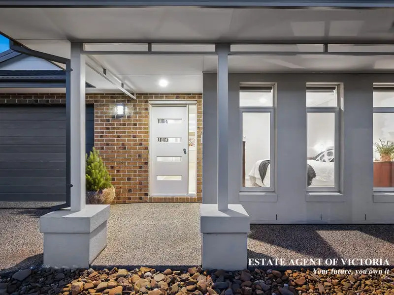 80 Bona Vista Rise, Clyde Sold by Estate Agent of Victoria - image 1