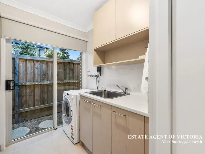3 Ayredale Street, Clyde Sold by Estate Agent of Victoria - image 1