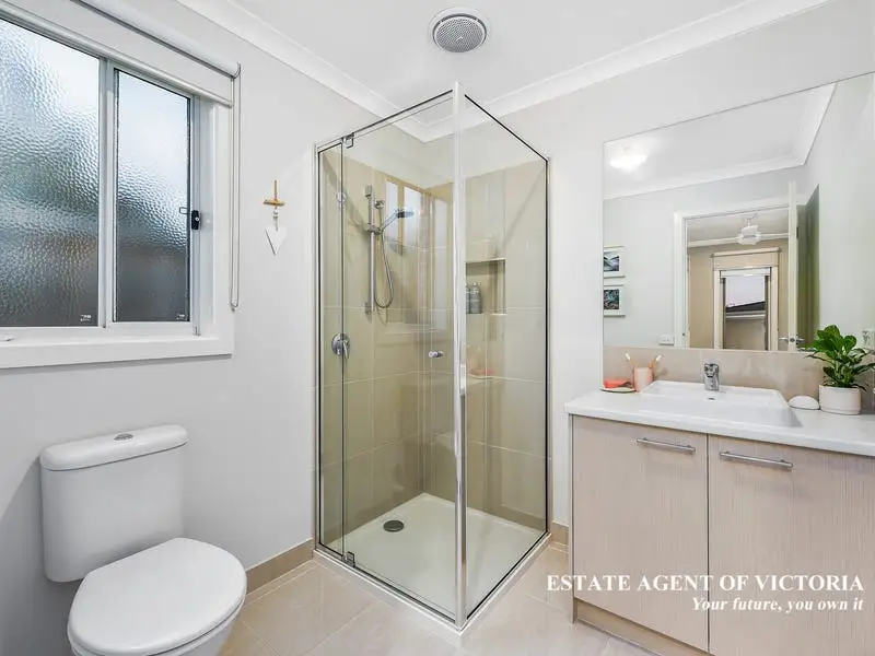3 Ayredale Street, Clyde Sold by Estate Agent of Victoria - image 1