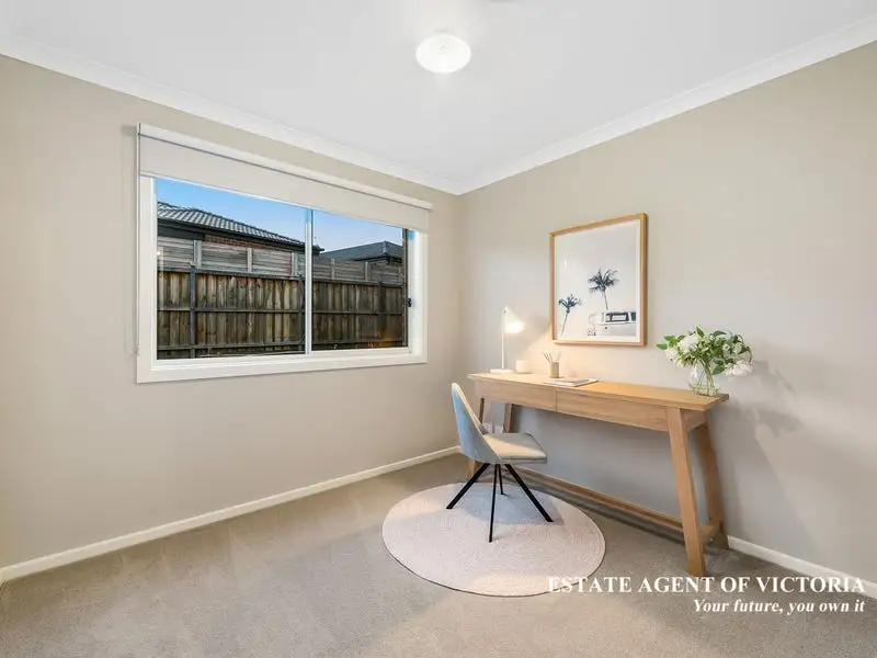 3 Ayredale Street, Clyde Sold by Estate Agent of Victoria - image 1