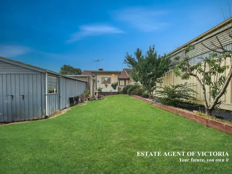 24 Tristania Street, Doveton Sold by Estate Agent of Victoria - image 1