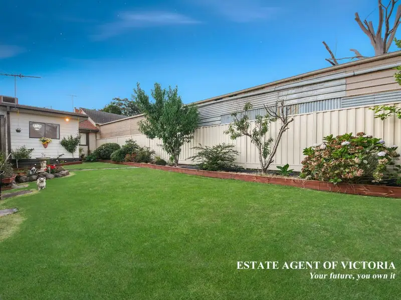 24 Tristania Street, Doveton Sold by Estate Agent of Victoria - image 1