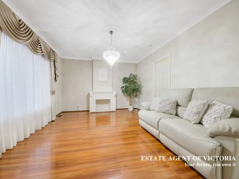 24 Tristania Street, Doveton Sold by Estate Agent of Victoria - image 1