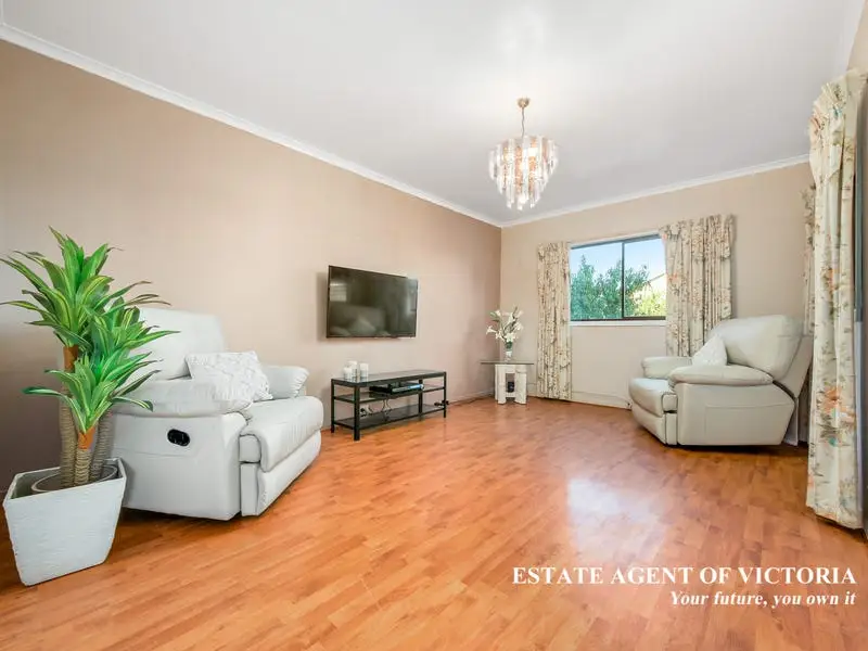 24 Tristania Street, Doveton Sold by Estate Agent of Victoria - image 1