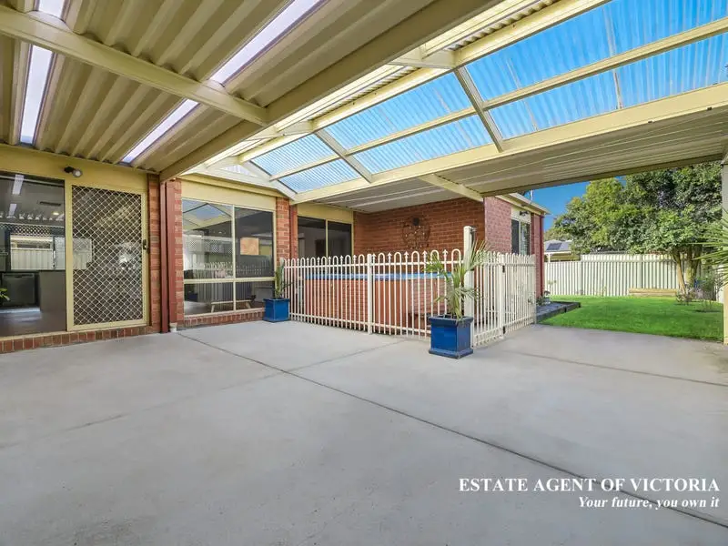 12 Masterton Place, Cranbourne East Sold by Estate Agent of Victoria - image 1