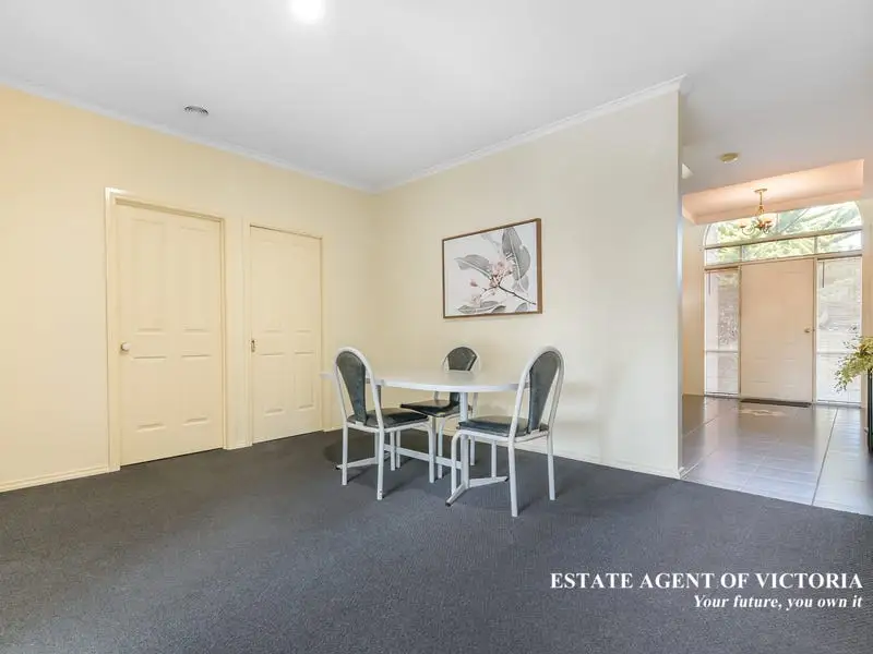 1 Lorikeet Drive, Berwick Sold by Estate Agent of Victoria - image 1