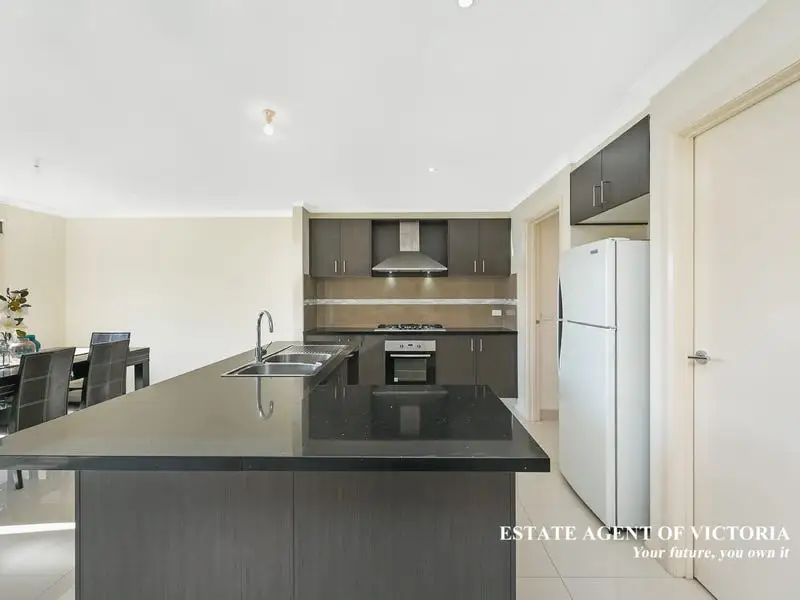 53 Campaspe Street, Clyde North Sold by Estate Agent of Victoria - image 1