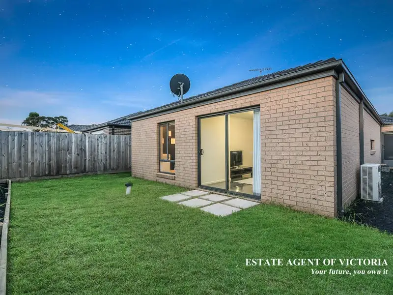 25 Caitlin Drive, Pakenham Sold by Estate Agent of Victoria - image 1