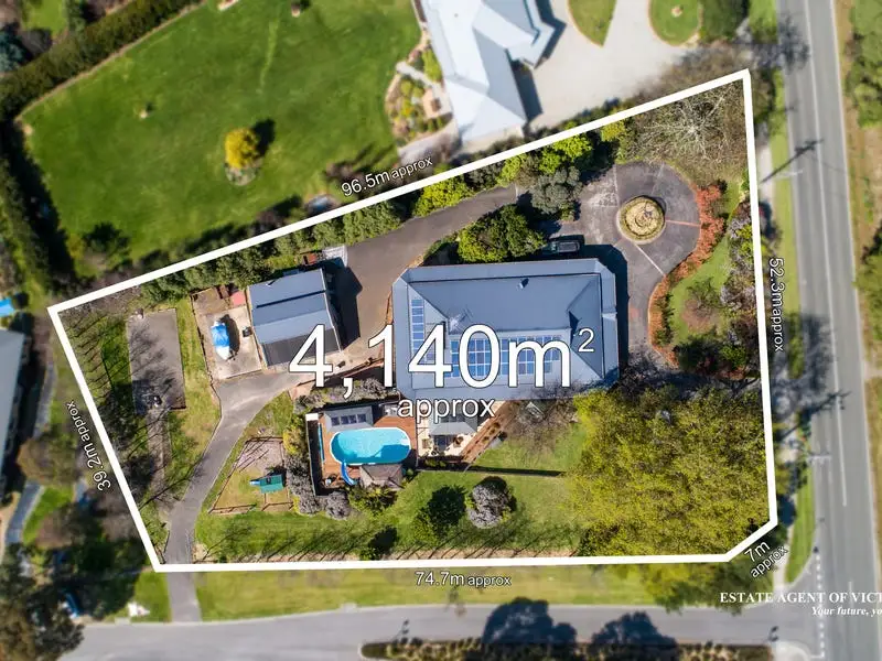 2 Valley Drive, Beaconsfield Upper Sold by Estate Agent of Victoria - image 1