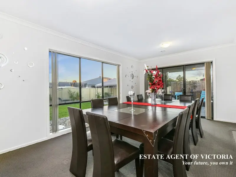 67 Bluehills Boulevard, Pakenham Sold by Estate Agent of Victoria - image 1