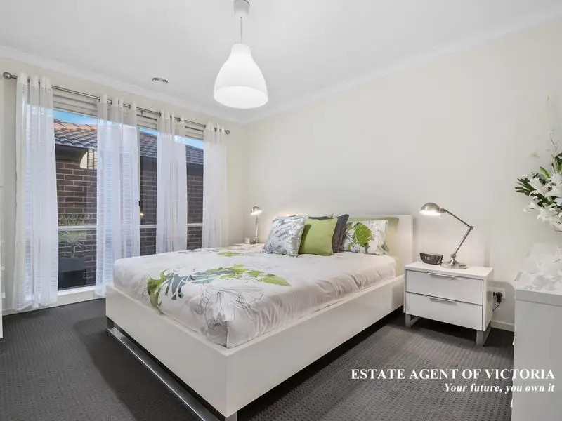 14 Yarra Street, Clyde Sold by Estate Agent of Victoria - image 1