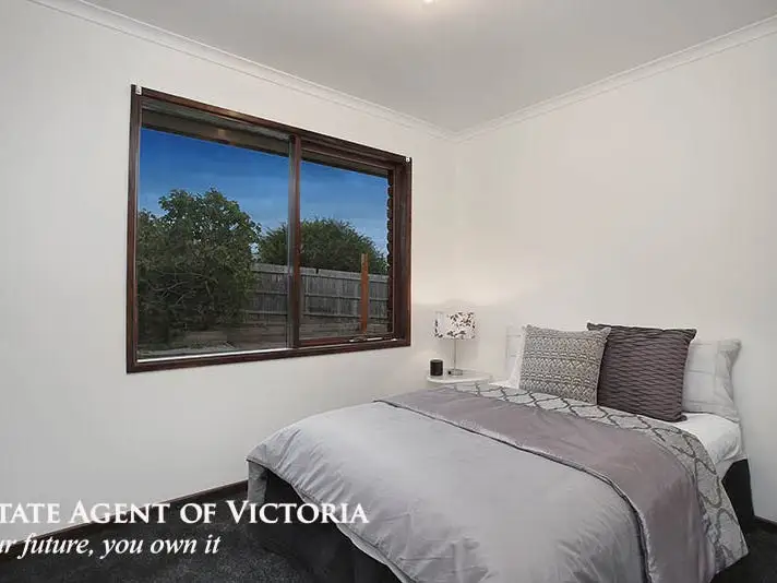 15 Edgerton Court, Hampton Park Sold by Estate Agent of Victoria - image 1