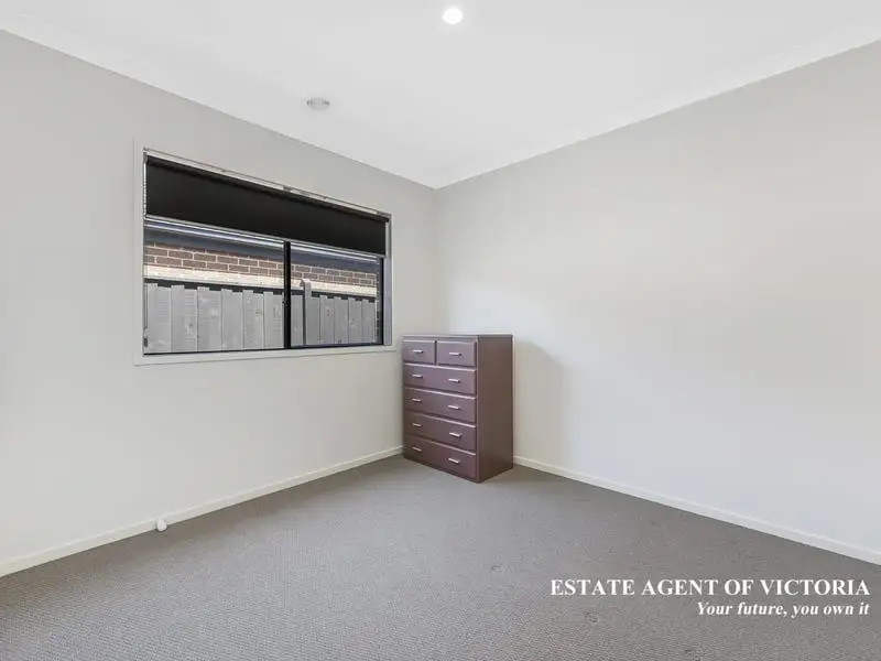 20 Ayredale Street, Clyde Sold by Estate Agent of Victoria - image 1