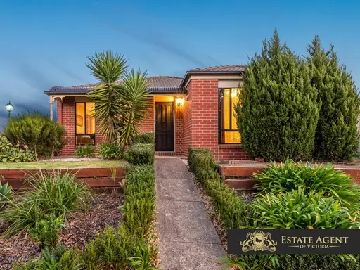 15 Foxwood Drive, Cranbourne East Sold by Estate Agent of Victoria