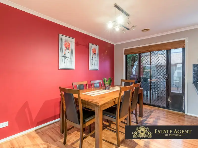 15 Foxwood Drive, Cranbourne East Sold by Estate Agent of Victoria - image 1