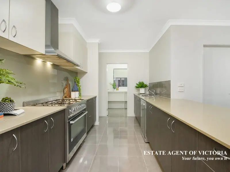 3 Ventasso Street, Clyde North Sold by Estate Agent of Victoria - image 1
