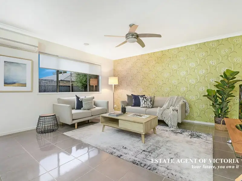 3 Ventasso Street, Clyde North Sold by Estate Agent of Victoria - image 1