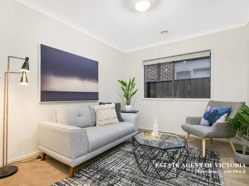 3 Ventasso Street, Clyde North Sold by Estate Agent of Victoria - image 1