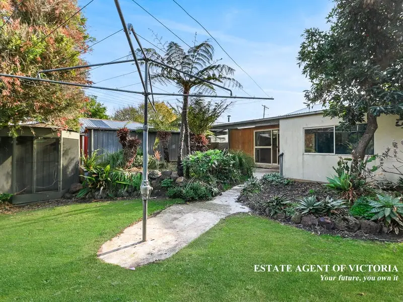 5 Silas Ave, Frankston Sold by Estate Agent of Victoria - image 1