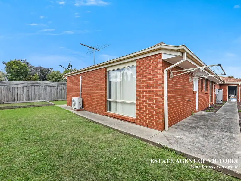 106 Raisell Road, Cranbourne West Sold by Estate Agent of Victoria - image 1