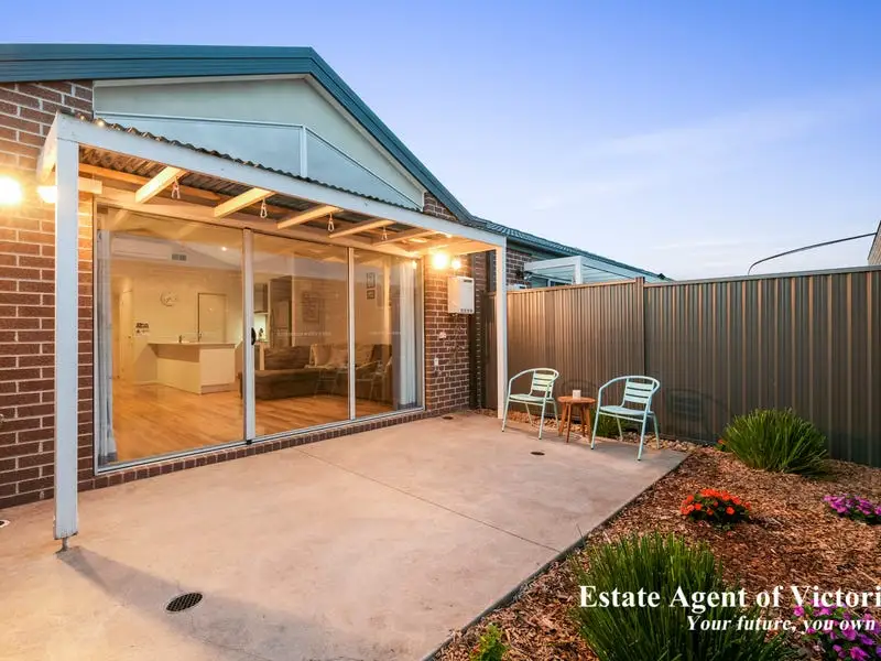 6 Chancery Lane, Cranbourne East Sold by Estate Agent of Victoria - image 1