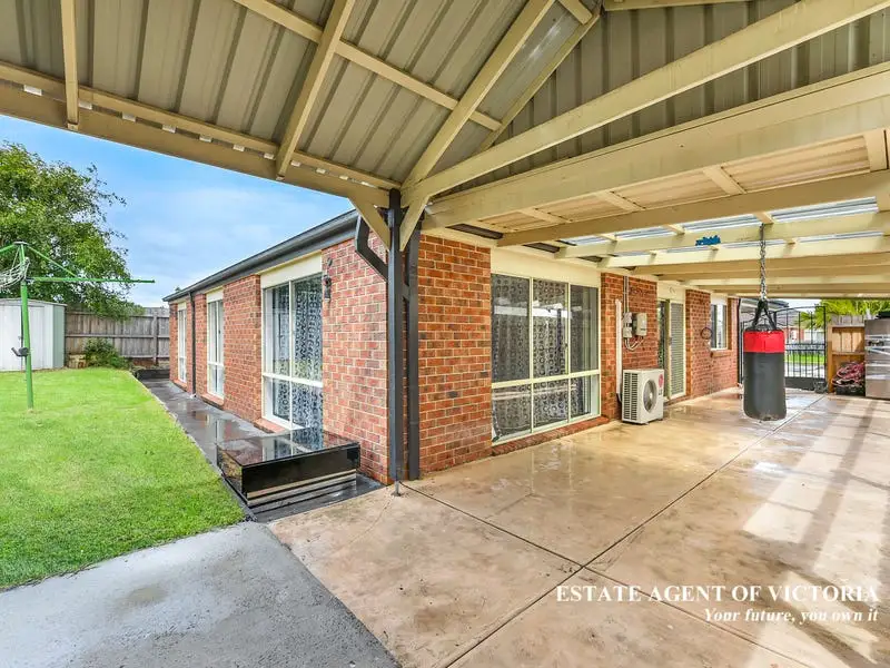 6 Norwegian Way, Narre Warren South Sold by Estate Agent of Victoria - image 1