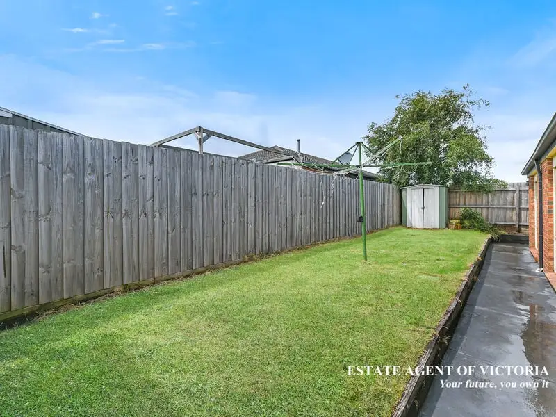 6 Norwegian Way, Narre Warren South Sold by Estate Agent of Victoria - image 1