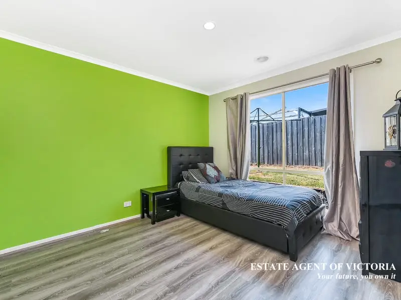 6 Norwegian Way, Narre Warren South Sold by Estate Agent of Victoria - image 1