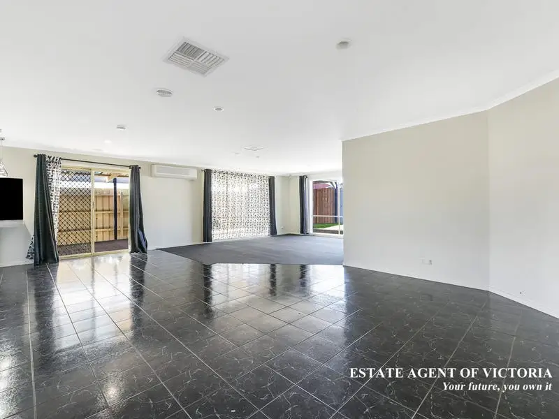 6 Norwegian Way, Narre Warren South Sold by Estate Agent of Victoria - image 1