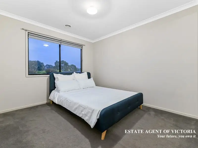 11 Gabitt St, Cranbourne East Sold by Estate Agent of Victoria - image 1