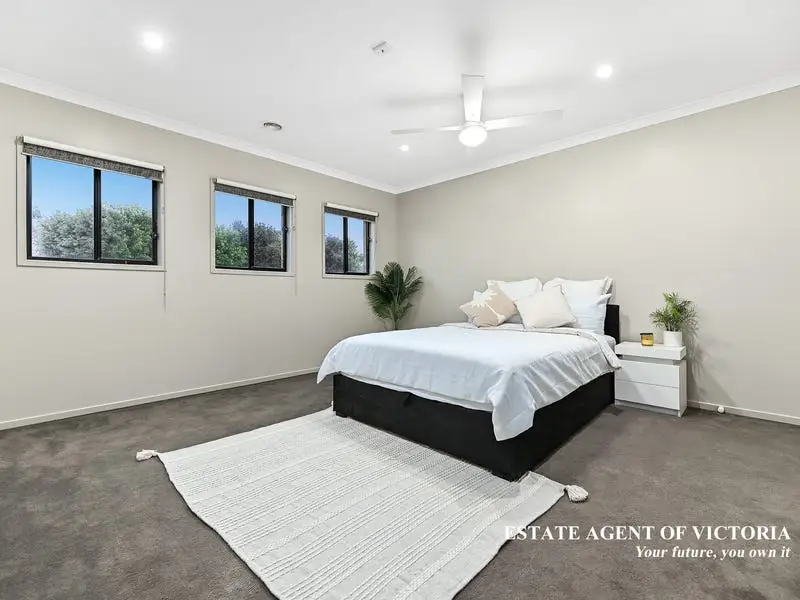 11 Gabitt St, Cranbourne East Sold by Estate Agent of Victoria - image 1