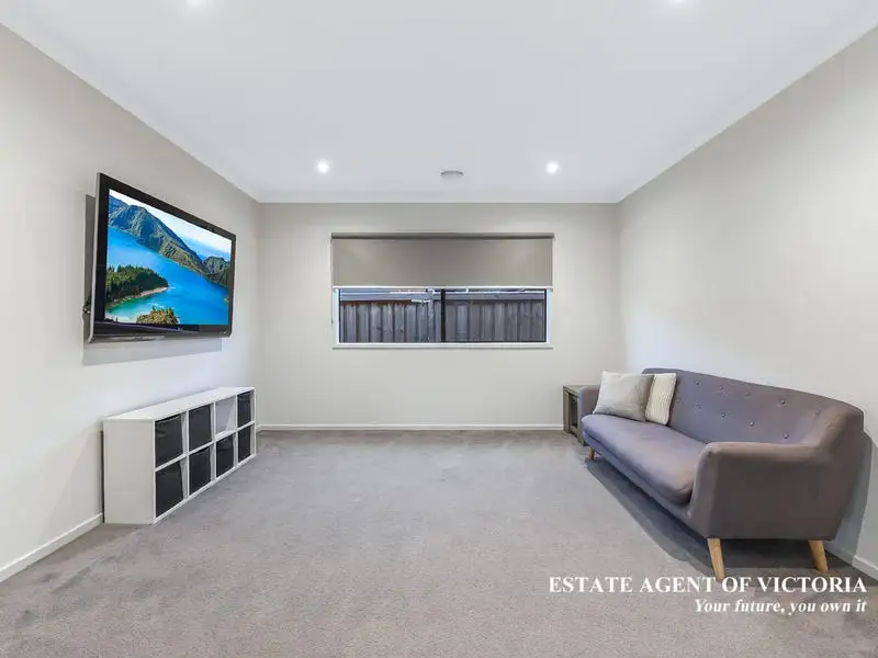 25 Yarra Street, Clyde Sold by Estate Agent of Victoria - image 1