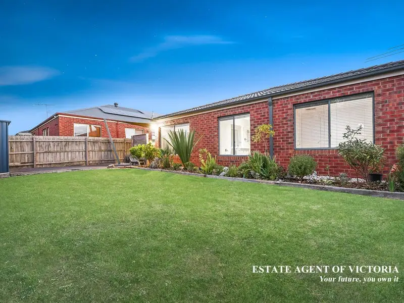 76 Fleet Street, Narre Warren South Sold by Estate Agent of Victoria - image 1