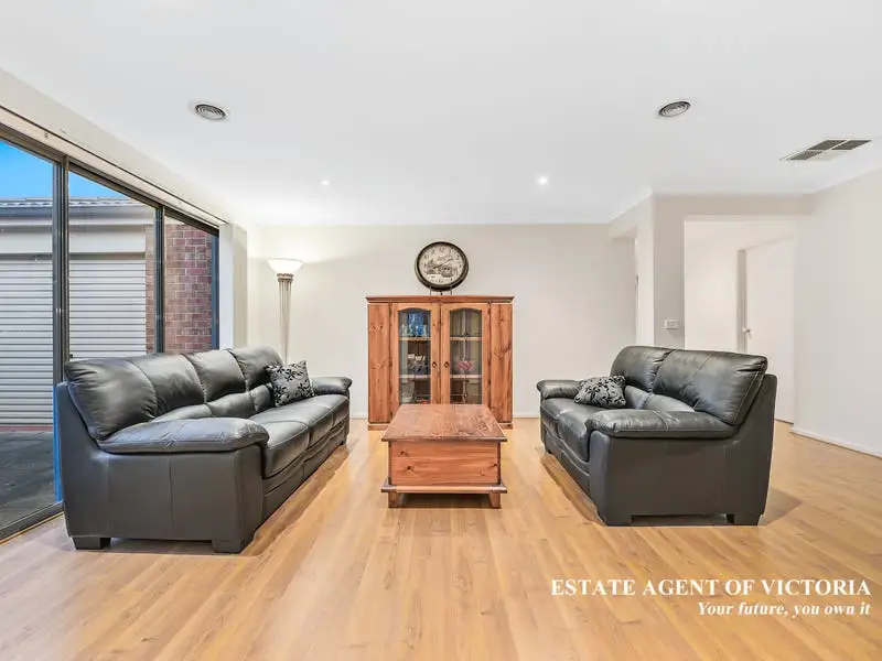 76 Fleet Street, Narre Warren South Sold by Estate Agent of Victoria - image 1